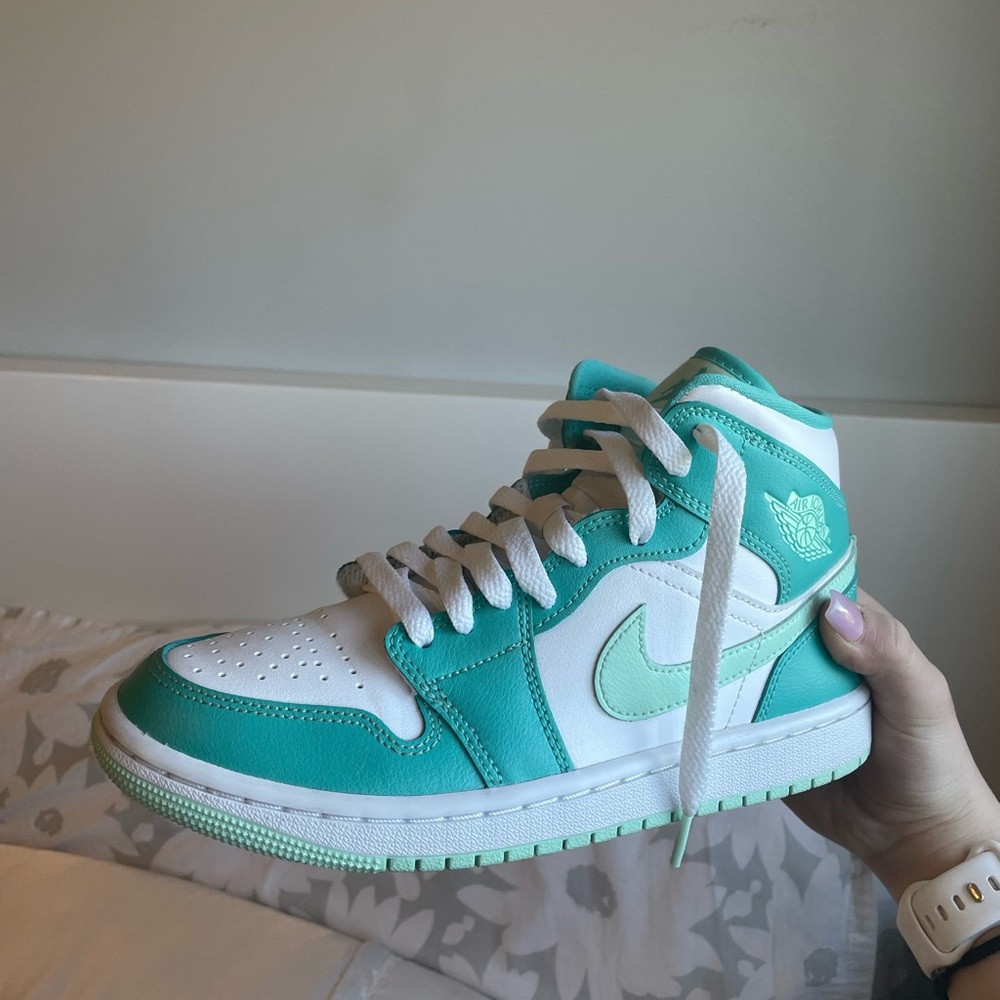 Womens air Jordan 1 mid “Marine green” 6.5